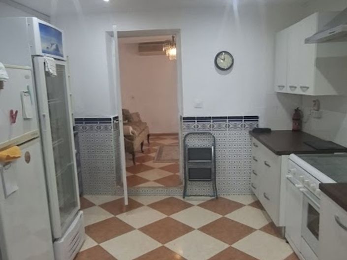 Image No.2-4 Bed Property for sale