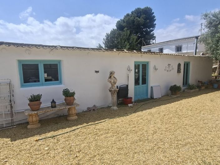 Image No.26-4 Bed Property for sale
