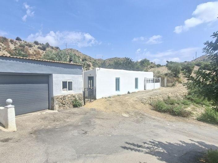 Image No.27-4 Bed Property for sale