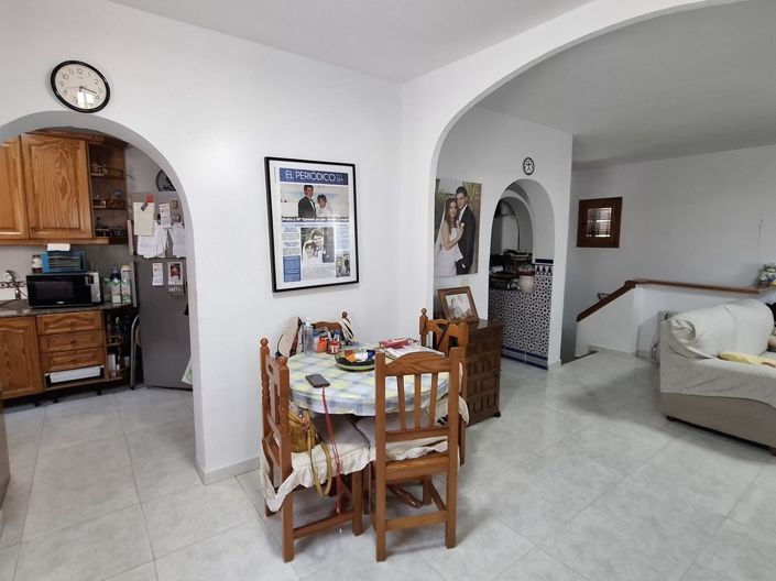 Image No.12-4 Bed Villa for sale