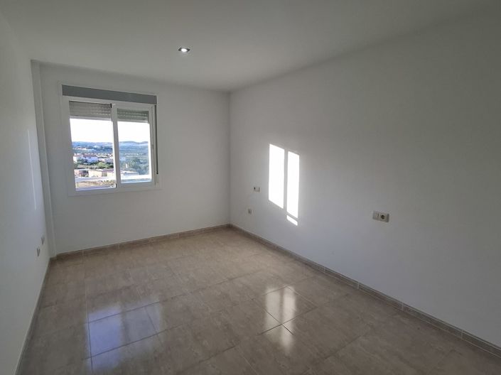Image No.12-3 Bed Apartment for sale