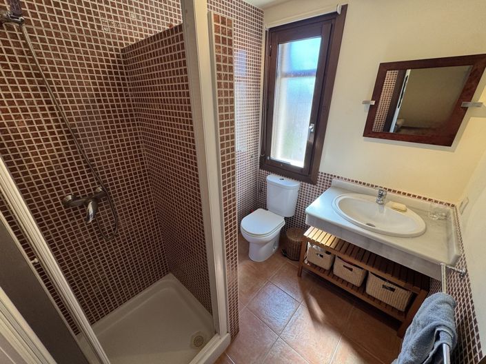 Image No.18-2 Bed Apartment for sale