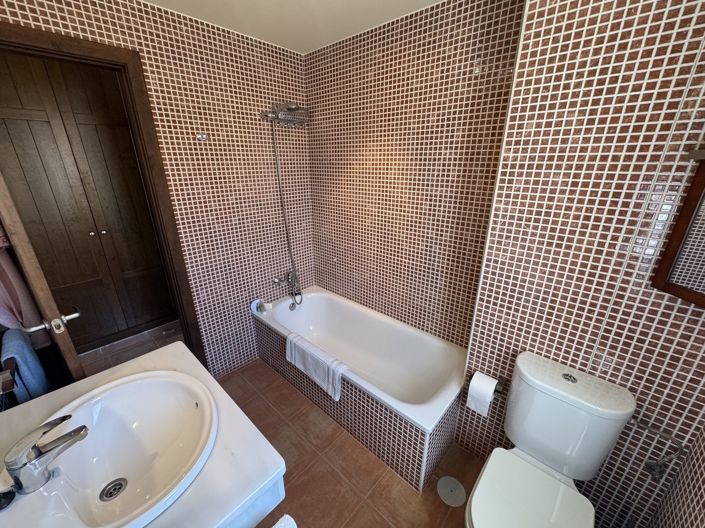 Image No.21-2 Bed Apartment for sale