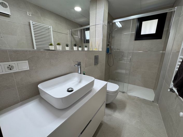 Image No.15-4 Bed Villa for sale