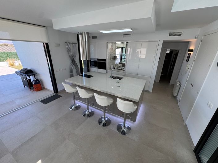 Image No.6-4 Bed Villa for sale