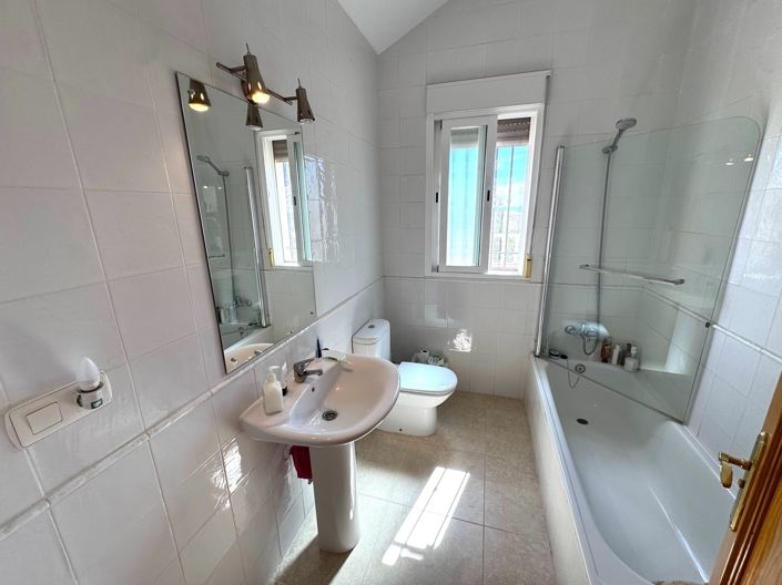 Image No.19-5 Bed Villa for sale