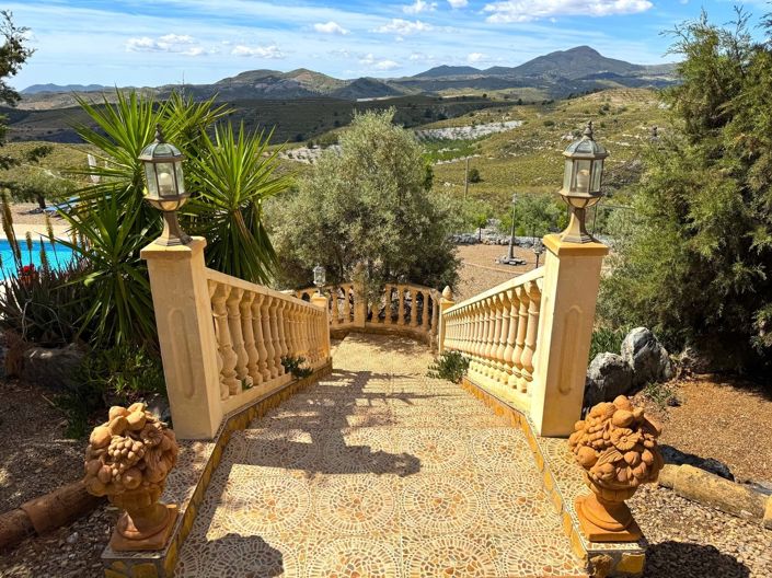 Image No.27-5 Bed Villa for sale