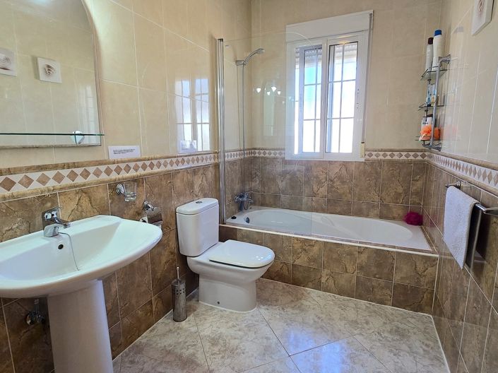 Image No.14-3 Bed Villa for sale