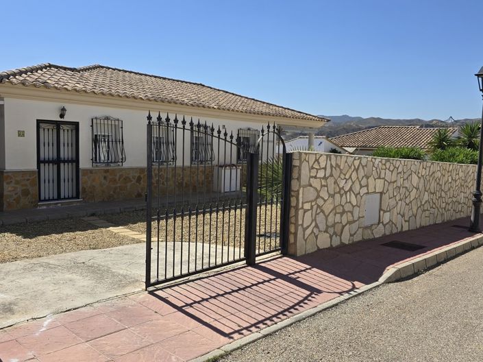 Image No.24-3 Bed Villa for sale