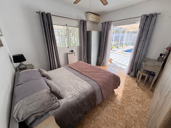 Image No.18-3 Bed Villa for sale