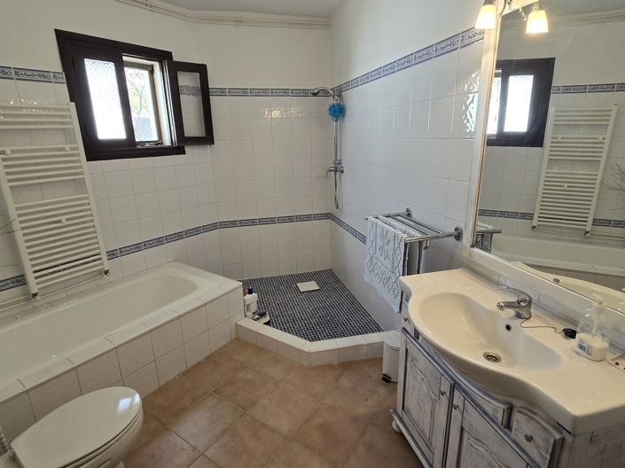 Image No.23-4 Bed Villa for sale