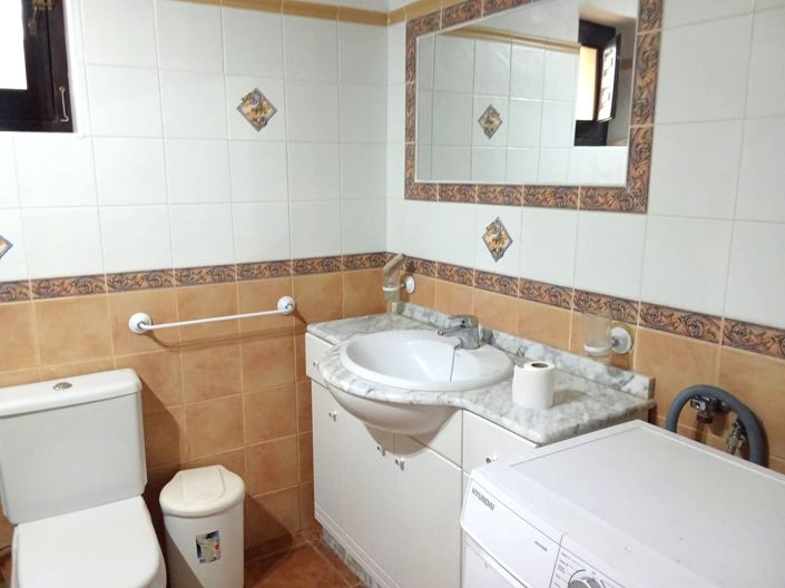 Image No.11-5 Bed Property for sale
