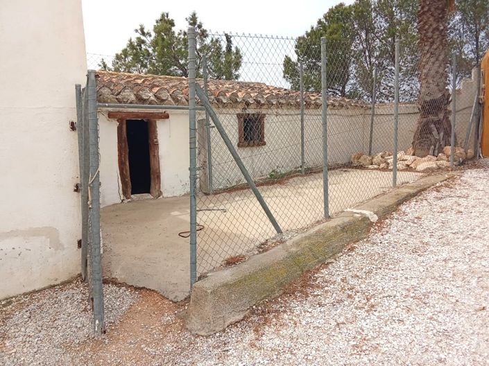 Image No.27-5 Bed Property for sale