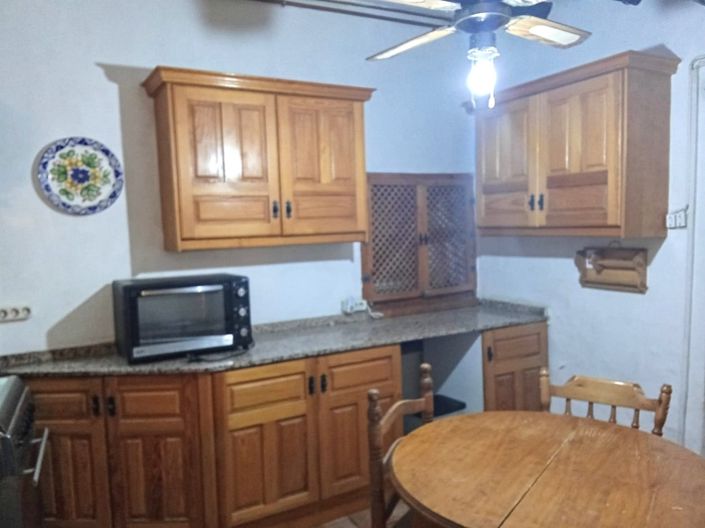 Image No.3-5 Bed Property for sale