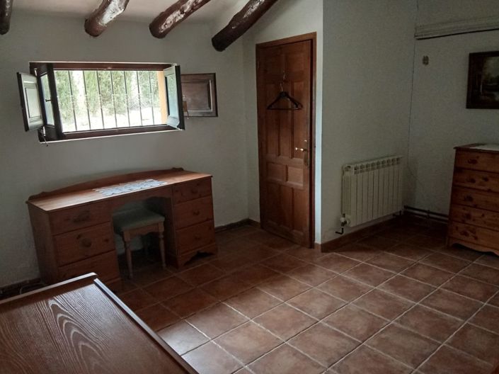 Image No.8-5 Bed Property for sale
