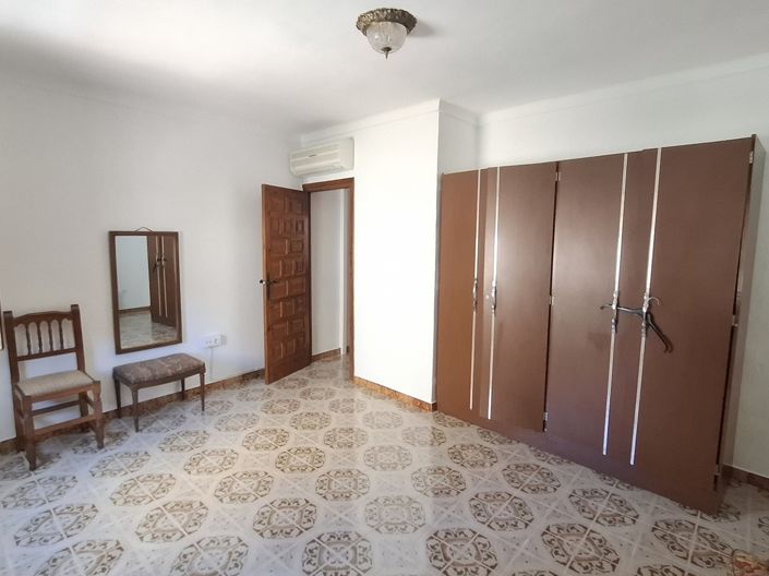 Image No.20-3 Bed Village House for sale