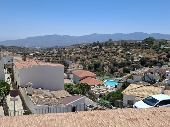Image No.4-3 Bed Village House for sale