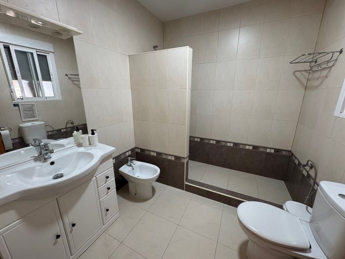 Image No.15-7 Bed Villa for sale