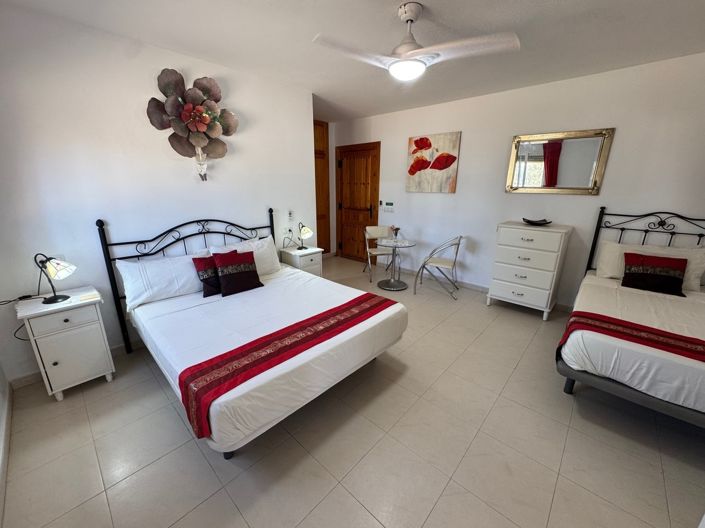 Image No.17-7 Bed Villa for sale
