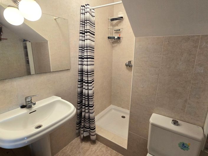 Image No.10-3 Bed Property for sale