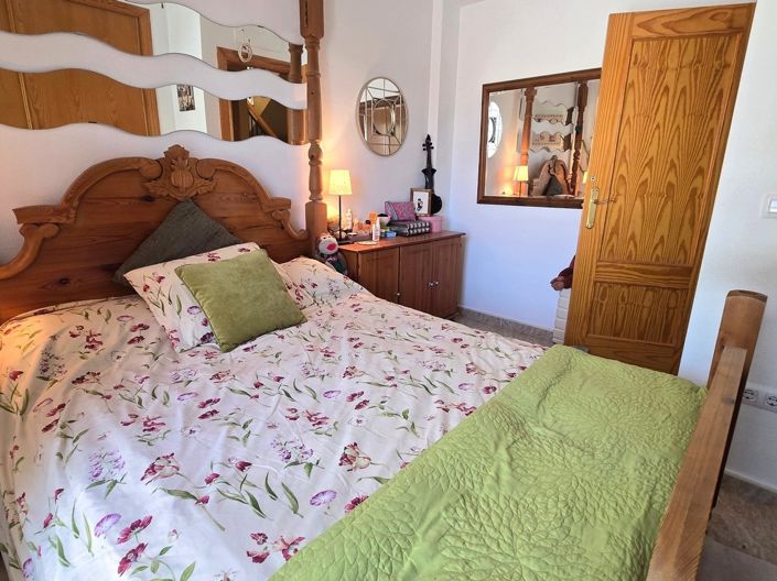 Image No.15-3 Bed Property for sale