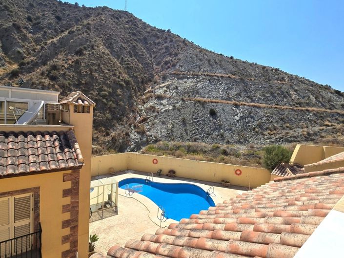 Image No.27-3 Bed Property for sale