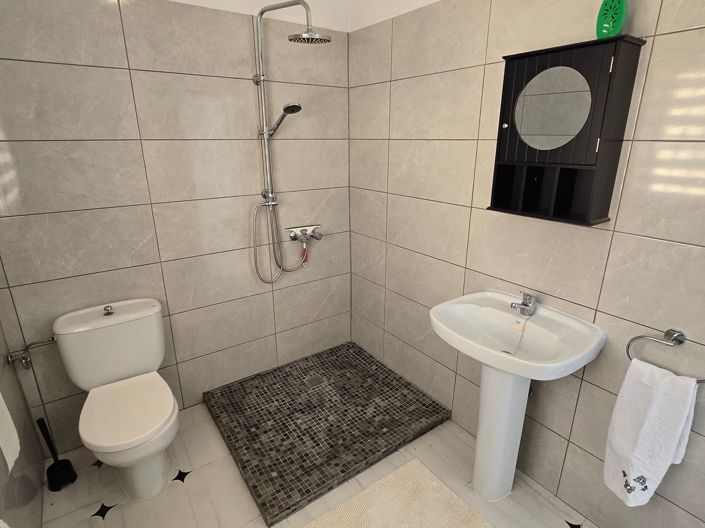 Image No.17-3 Bed Villa for sale