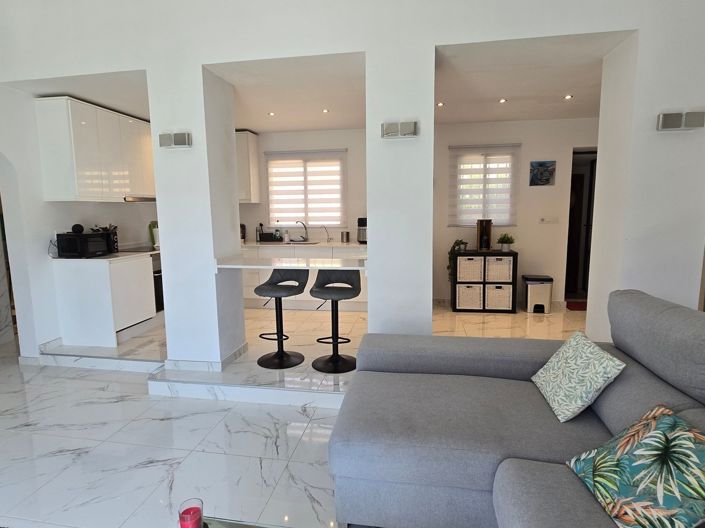 Image No.2-3 Bed Villa for sale