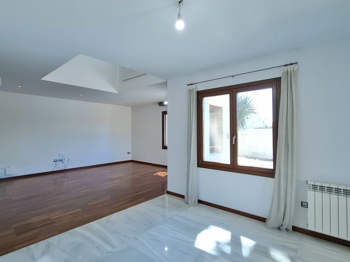 Image No.18-5 Bed Villa for sale