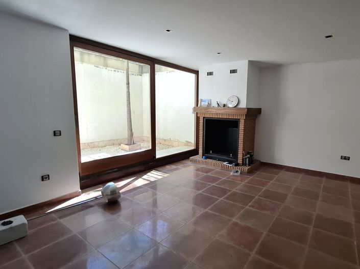 Image No.20-5 Bed Villa for sale