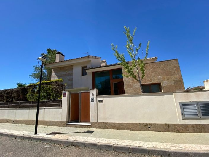 Image No.30-5 Bed Villa for sale