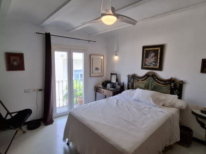 Image No.15-3 Bed Village House for sale
