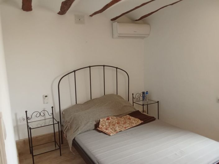 Image No.10-7 Bed Property for sale