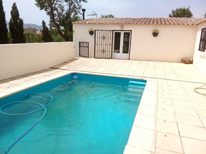 Image No.17-7 Bed Property for sale