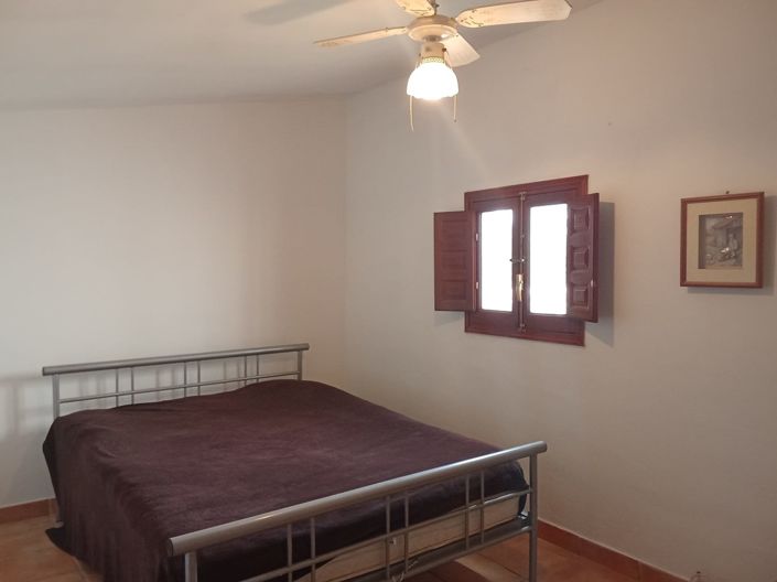 Image No.21-7 Bed Property for sale
