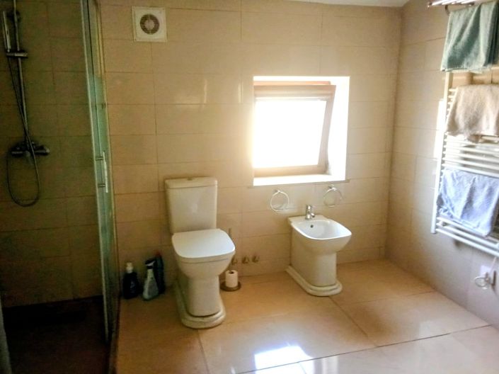 Image No.23-7 Bed Property for sale