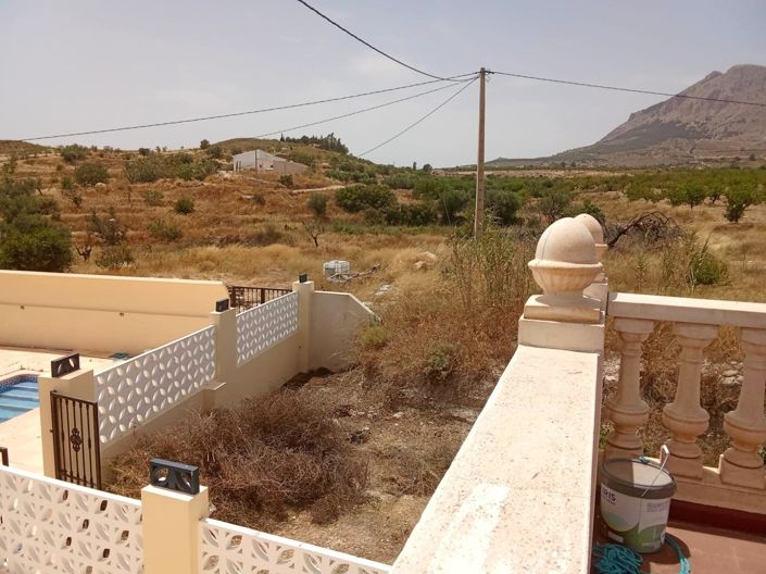 Image No.24-7 Bed Property for sale