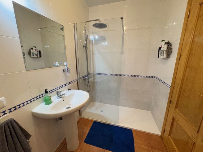 Image No.23-2 Bed Apartment for sale