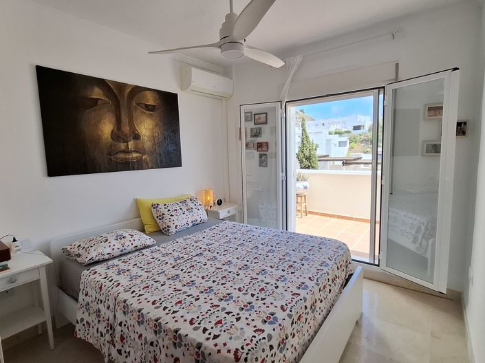 Image No.15-3 Bed Apartment for sale