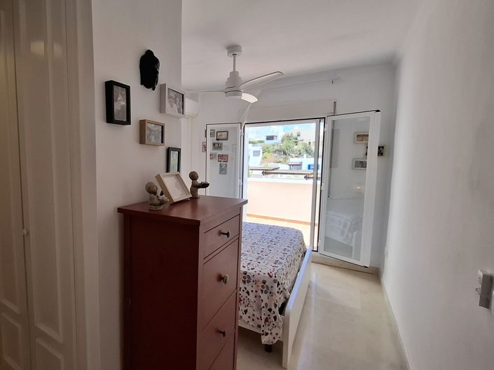 Image No.17-3 Bed Apartment for sale
