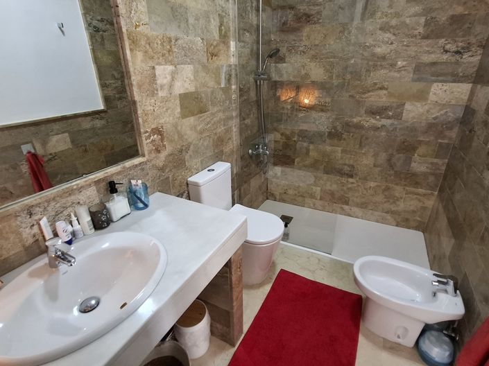 Image No.20-3 Bed Apartment for sale