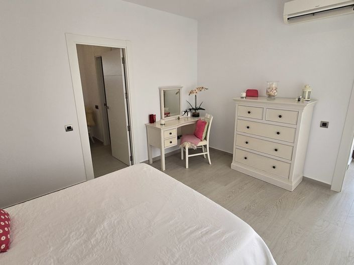Image No.18-4 Bed Villa for sale