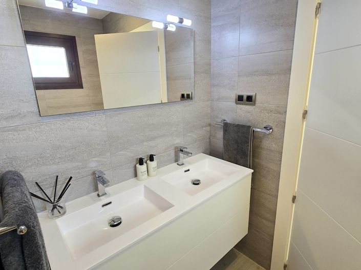 Image No.21-4 Bed Villa for sale