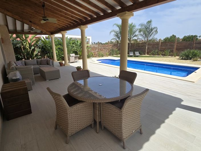 Image No.3-4 Bed Villa for sale
