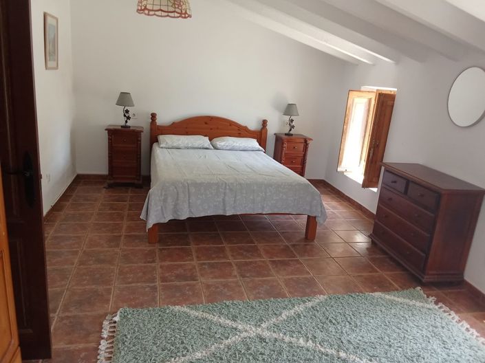 Image No.18-4 Bed Property for sale