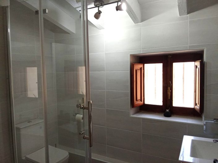 Image No.19-4 Bed Property for sale