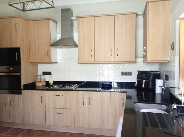 Image No.2-4 Bed Property for sale