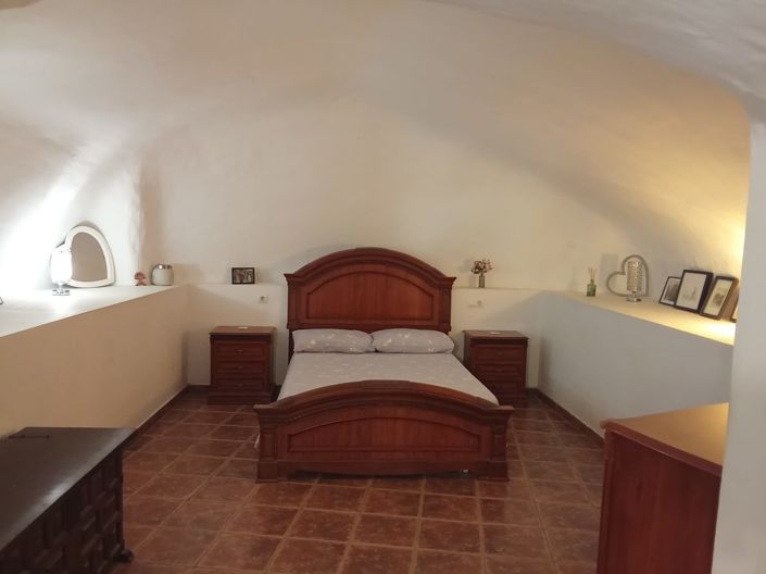 Image No.21-4 Bed Property for sale