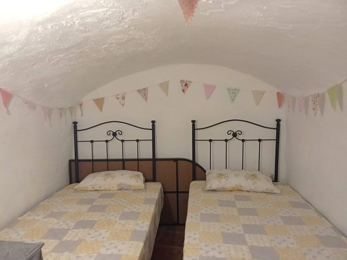 Image No.22-4 Bed Property for sale