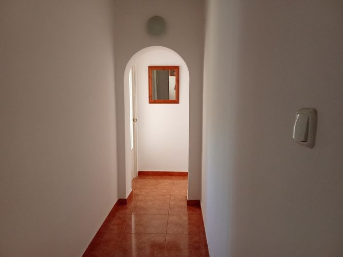 Image No.12-4 Bed Property for sale